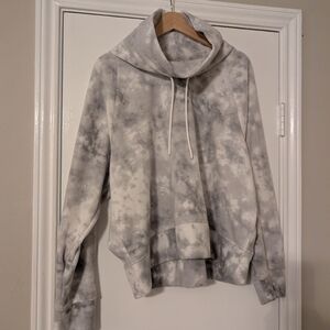 Cloudy Gray Women's Tie-Dye Hoodie
